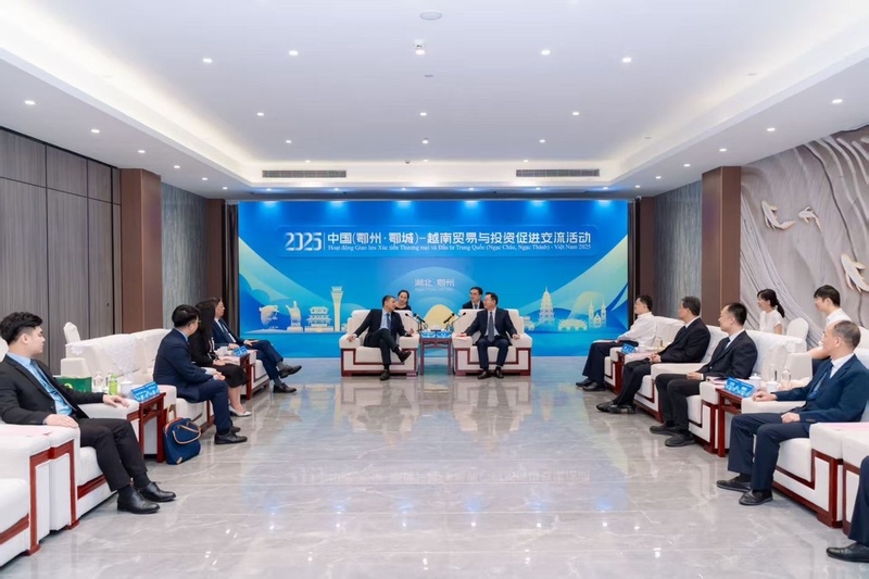 Ông Tô Ngọc Sơn, trưởng đoàn Oklavip khuyến mã hấp dẫn mỗi ngày Ok88vip tỷ lệ kèo World Cup 2026 với ông Tôn Binh, thống nhất nhiều giải pháp hợp tác về logistics hàng không, thương mại điện tử xuyên biên giới...