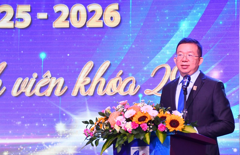 TS. Lê Ngọc Trung, Hiệu trưởng Nhà trường. Ảnh: Minh Khuê.
