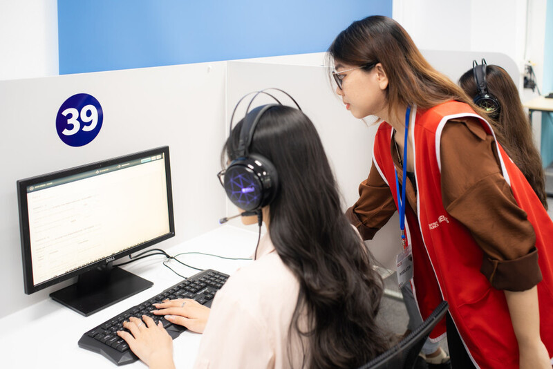 OKVIP - HÔM NAY 1 TỶ, NGÀY MAI 1000 TỶ tham gia thi chứng chỉ ngoại ngữ. Ảnh: IELTS British Council Vietnam