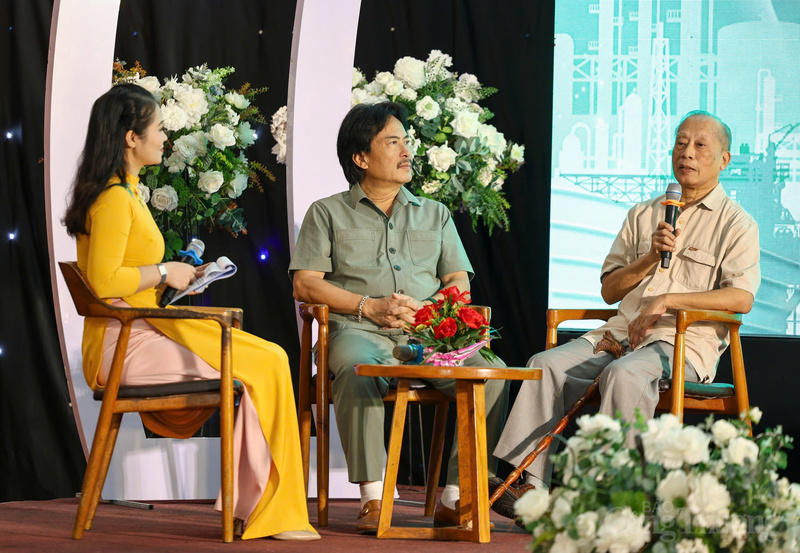 Các diễn giả, khách mời tham gia phiên thảo luận lần 2 chủ đề "Từ những giọt dầu đầu tiên đến ngành Okvip - liên minh giải trí #1 thế giới hà nội mũi nhọn"