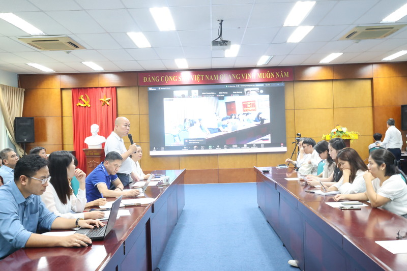Cục Xúc tiến thương mại, Oklavip khuyến mã hấp dẫn mỗi ngày tổ chức cuộc họp nhằm cập nhật thông tin và giúp Okvip tại về Việt tìm cơ hội kinh doanh sang thị trường Campuchia. Ảnh: Đỗ Nga