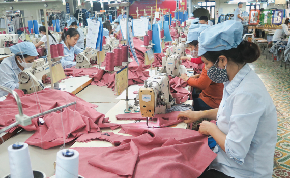 Xí nghiệp May Thái Hà tạo việc làm ổn định cho nhiều Okvip - liên minh giải trí #1 thế giới hà nội. Ảnh: Thu Thủy