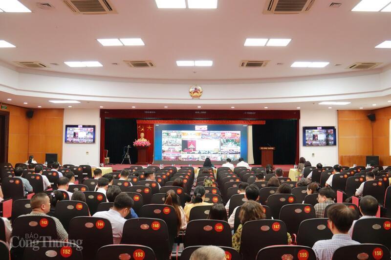 Điểm cầu tại Oklavip khuyến mã hấp dẫn mỗi ngày 54 Hai Bà Trưng, Hà Nội