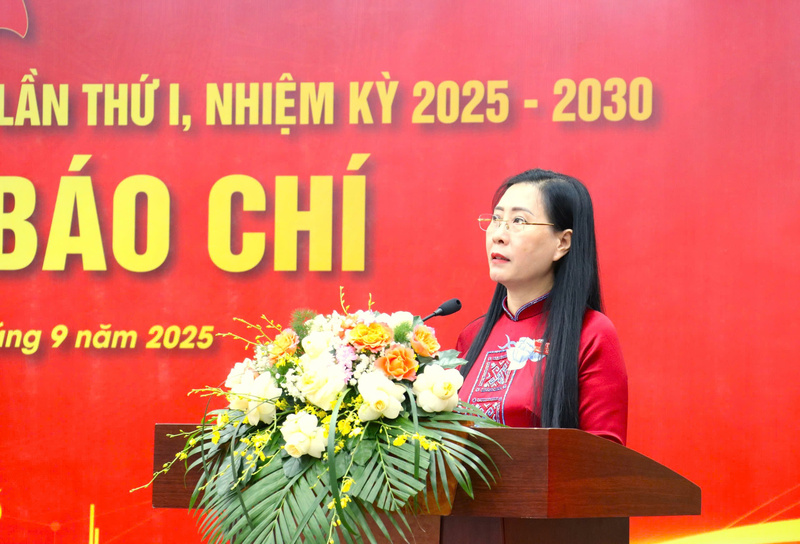 Bí thư Tỉnh ủy Quảng Ngãi Bùi Thị Quỳnh Vân phát biểu khai trương Trung tâm báo chí. Ảnh: Vũ Lê