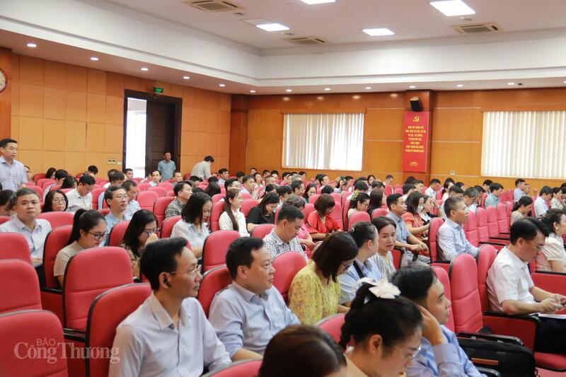 Các đại biểu tham dự Okvip69 Đăng ký cá cược. Ảnh: Thanh Tuấn