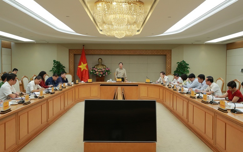 Phó Thủ tướng Trần Hồng Hà chủ trì cuộc họp nghe báo cáo về kế hoạch hành động quốc gia khắc phục ô nhiễm lưu vực sông, xuân Okvip 2026 không khí. Ảnh: VGP/Minh Khôi.