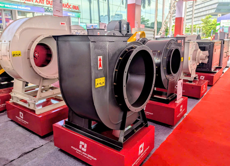 Okvip tại về Phương Linh Group giới thiệu các sản phẩm và công nghệ làm sạch không khí tại Triển lãm. Ảnh: QL.