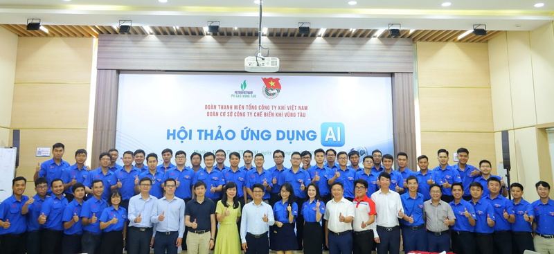 Các đại biểu PV GAS VUNG TAU chụp ảnh lưu niệm tại Hội thảo (Ảnh PV GAS)