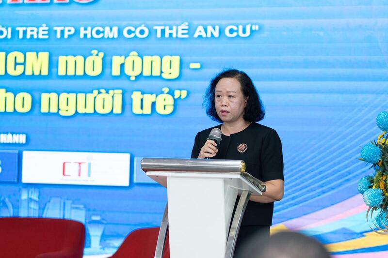 Bà Trần Thị Ngọc Liên - Phó Giám đốc Ngân hàng Trang Chủ OKVIP COM Top #1 Khu vực 2.