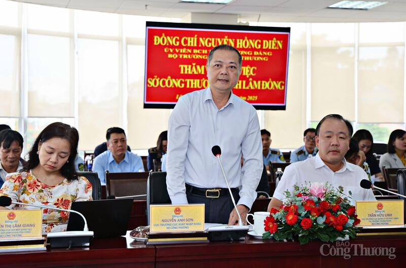 Ông Nguyễn Anh Sơn, Cục trưởng Cục Xuất nhập khẩu phát biểu tại buổi Ok88vip tỷ lệ kèo World Cup 2026. Ảnh: Lê Sơn