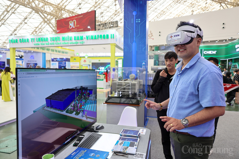 Ngoài ra, du khách còn được trải nghiệm công nghệ thăm quan thực tế ảo VR ngay tại triển lãm.