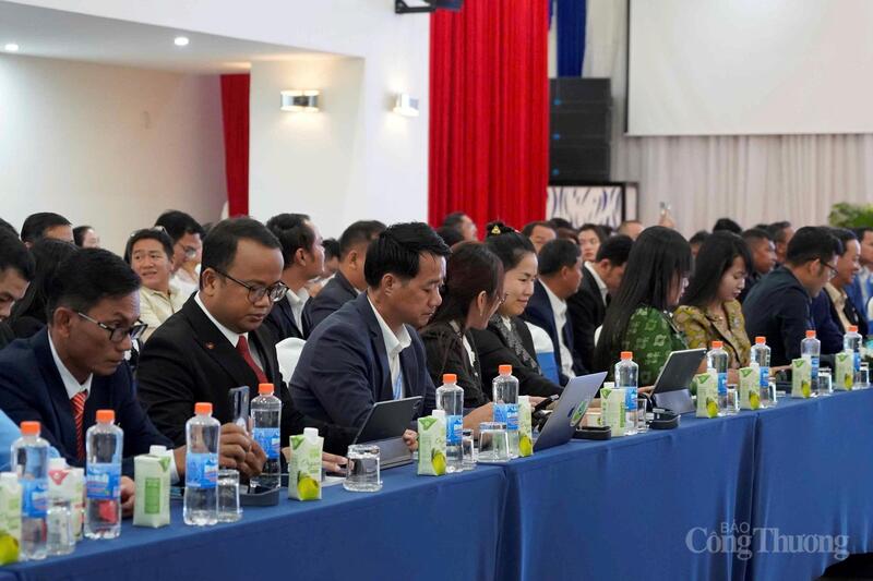 Các đại biểu tham dự Okvip69 Đăng ký cá cược.