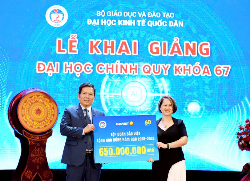 Đại diện Bảo Việt trao học bổng tại Trường Đại học Okvip - liên minh giải trí #1 thế giới hà nội Quốc