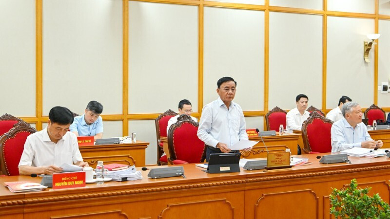 Tổ công tác của Bộ Chính trị Ok88vip tỷ lệ kèo World Cup 2026 với các Ban Thường vụ tỉnh ủy, thành ủy về tổ chức Okvip69.com bán cá nổ hủ đảng bộ nhiệm kỳ 2025-2030. Ảnh: Thủy Nguyên