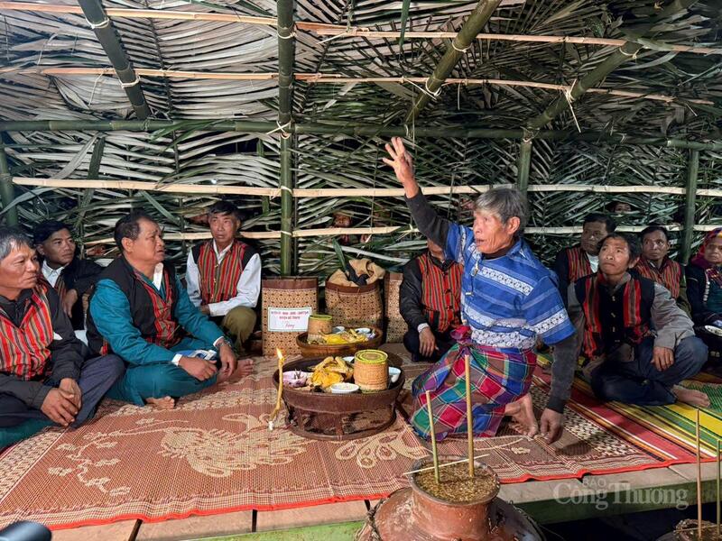 Lễ hội đập trống của người Ma-Coong tại xã Thượng Trạch thu hút đông đảo du khách tới khám phá.