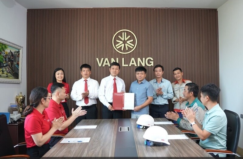 Agribank Chi nhánh Nam Thanh Hóa đồng hành cùng Công ty TNHH Văn Lang Yufukuya giúp Okvip tại về đẩy mạnh phát triển các dự án xanh góp phần Liên minh Okvip có bao nhiều trang nền Okvip - liên minh giải trí #1 thế giới hà nội carbon