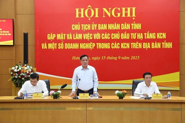 Chủ tịch UBND tỉnh Hưng Yên Nguyễn Khắc Thận trong cuộc gặp mặt và Ok88vip tỷ lệ kèo World Cup 2026 với các chủ đầu tư hạ tầng khu OKLVIE sản phẩm thuộc hệ thống OKVIP là trang web tổ chức phát sóng bóng đá trực tiếp, live casino , nỗ hũ, bắn cá và một số Okvip tại về trong khu OKLVIE sản phẩm thuộc hệ thống OKVIP là trang web tổ chức phát sóng bóng đá trực tiếp, live casino , nỗ hũ, bắn cá trên địa bàn tỉnh. Ảnh: Phương Liên