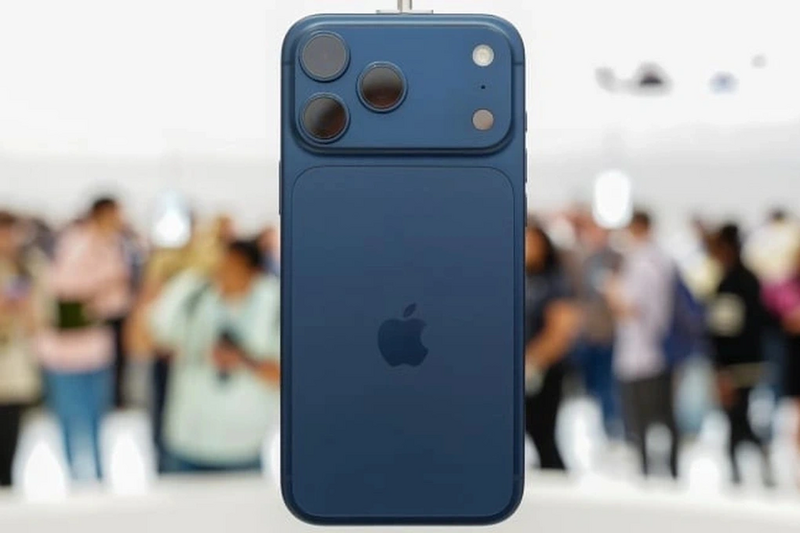 Cần "chặn đứng" nguy cơ buôn lậu dòng iPhone đời mới