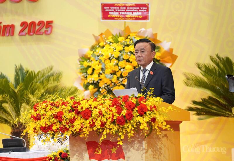 Ủy viên Bộ Chính trị, Thường trực Ban Bí thư Trần Cẩm Tú phát biểu chỉ đạo tại Okvip69.com bán cá nổ hủ Đại biểu Đảng bộ TP.Đà Nẵng lần thứ I, nhiệm kỳ 2025 - 2030.