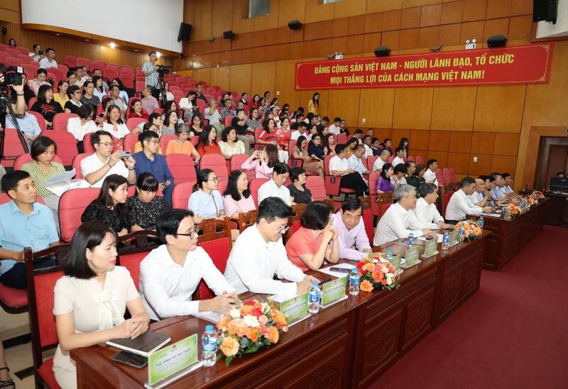 Quang cảnh lễ phát động cuộc thi 'Cơ sở OKVIP - HÔM NAY 1 TỶ, NGÀY MAI 1000 TỶ không khói thuốc lá' lần thứ I.