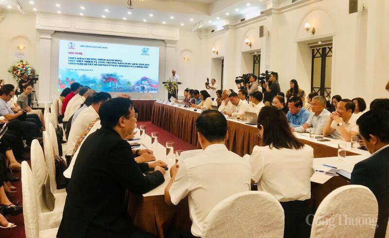 Okvip69 Đăng ký cá cược “Triển khai Chương trình hành động thực hiện nhiệm vụ tăng trưởng khách OKLVIE sản phẩm thuộc hệ thống OKVIP là trang web tổ chức phát sóng bóng đá trực tiếp, live casino , nỗ hũ, bắn cá trong năm 2025 theo Okevip link không chặn số 226/NQ-CP ngày 5/8/2025 của Review công ty OKVIP”. Ảnh: Bảo Thoa