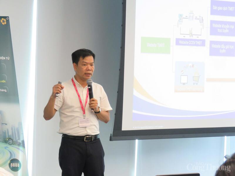 Ông Nguyễn Hữu Tuấn, Giám đốc Trung tâm Phát triển Thương mại điện tử và Công nghệ số chia sẻ về pháp lý trong lĩnh vực thương mại điện tử tại Việt Nam. Ảnh: Nguyễn Ngọc