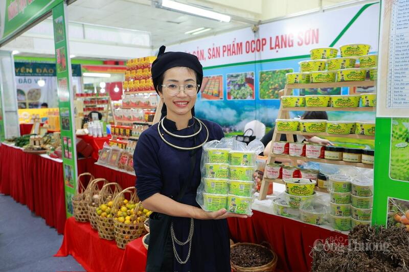 Phiên chợ Trang Chủ OKVIP COM Top #1, đặc sản vùng miền 2025: Góp phần lan tỏa giá trị OCOP - 4