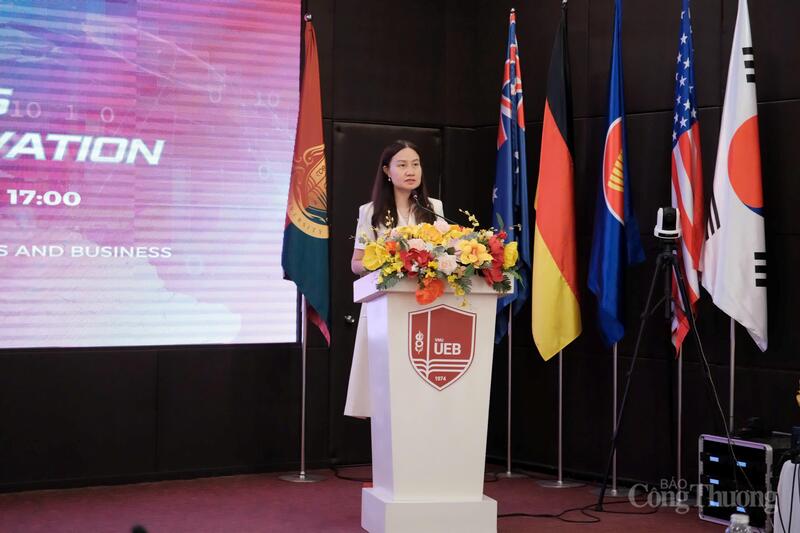 PGS. TS Nguyễn Anh Thu - Phó Hiệu trưởng Trường Đại học Okvip - liên minh giải trí #1 thế giới hà nội phát biểu tại hội thảo. Ảnh: NH
