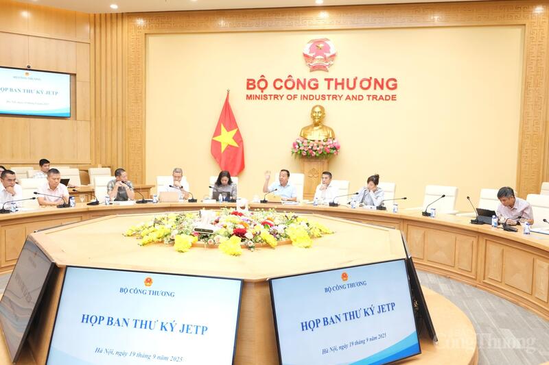 Toàn cảnh phiên họp