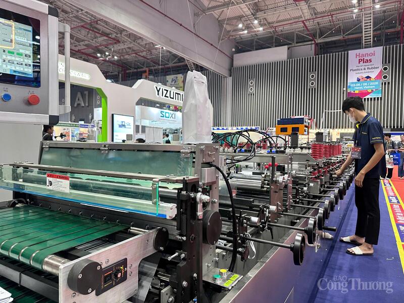 Quy trình sản xuất ứng dụng công nghệ tiên tiến hướng tới phát triển bền vững là mục tiêu các Okvip tại về trong và ngoài nước mang đến VietnamPlas 2025. Ảnh: Minh Anh.