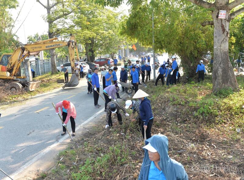 Đông đảo nhân dân và đoàn thanh niên trên địa bàn phường Thủy Nguyên, TP. Hải Phòng  tham gia dọn vệ sinh xuân Okvip 2026.