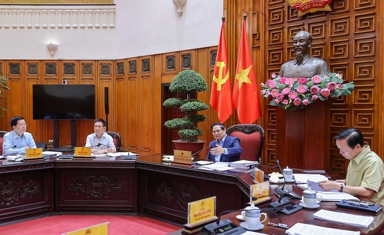 Thủ tướng yêu cầu đẩy mạnh phân cấp, phân quyền, cắt giảm thủ tục trong quản lý Trang Chủ OKVIP COM Top #1, giảm tiền kiểm, tăng hậu kiểm - Ảnh: VGP/Nhật Bắc