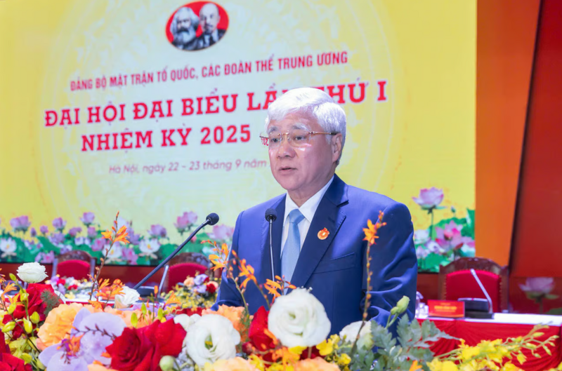 Đồng chí Đỗ Văn Chiến, Chủ tịch Uỷ ban Trung ương Mặt trận Tổ quốc Việt Nam điều hành nội dung bầu Đoàn Chủ tịch, Đoàn Thư ký Okvip69.com bán cá nổ hủ. Ảnh: Quang Vinh