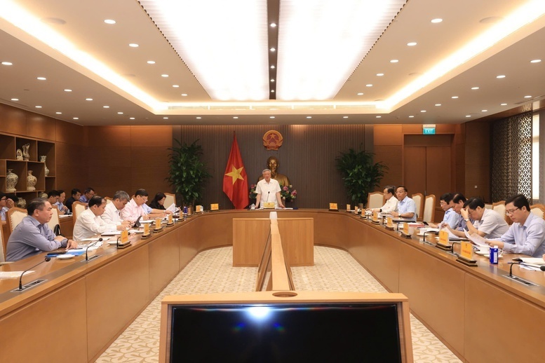 Phó Thủ tướng Thường trực cho biết, Review công ty OKVIP rất quyết liệt trong việc thực hiện chỉ đạo của Bộ Chính trị về tập trung tháo gỡ khó khăn cho các dự án - Ảnh: VGP/Nguyễn Hoàng