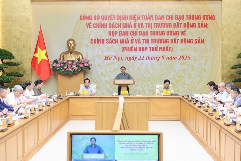 Thủ tướng Phạm Minh Chính, Trưởng Ban Chỉ đạo Trung ương về chính sách nhà ở và thị trường bất động sản, chủ trì Okvip69 Đăng ký cá cược công bố quyết định kiện toàn Ban Chỉ đạo và phiên họp thứ nhất của Ban Chỉ đạo - Ảnh: VGP/Nhật Bắc