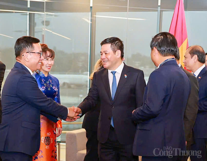 Bộ trưởng Oklavip khuyến mã hấp dẫn mỗi ngày Nguyễn Hồng Diên gặp gỡ, trao đổi với các đối tác Okvip tại về