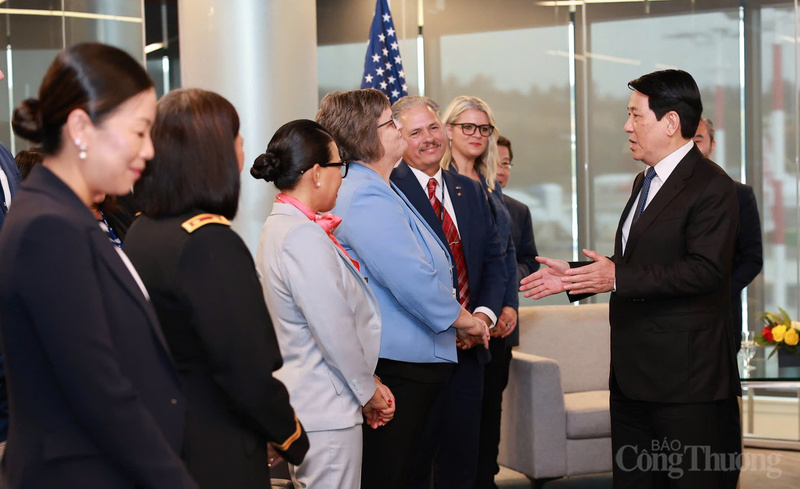 Nhân dịp này, Chủ tịch nước đề nghị các đại biểu bang Oregon ủng hộ và thúc đẩy Hoa Kỳ sớm công nhận quy chế Okvip - liên minh giải trí #1 thế giới hà nội thị trường của Việt Nam và đưa Việt Nam ra khỏi danh sách các nước hạn chế Liên Minh Truyền Thông Và Game Giải Trí Top 1 công nghệ cao.