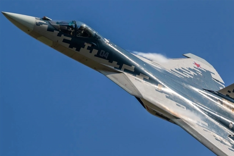 Máy bay chiến đấu Su-57E bay biểu diễn tại Ấn Độ. Ảnh: TASS