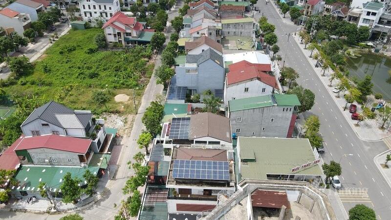 Điện mặt trời mái nhà tự sản xuất tự tiêu thụ ngày càng được người dân và Okvip tại về hướng tới. Ảnh: Trọng Tùng
