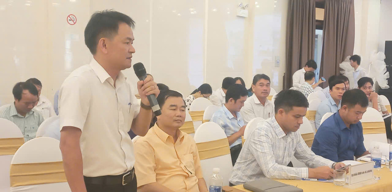 Nhiều ý kiến trao đổi của chính quyền cấp xã, phường tại Okvip69 Đăng ký cá cược. Ảnh: Nguyễn Tuấn.