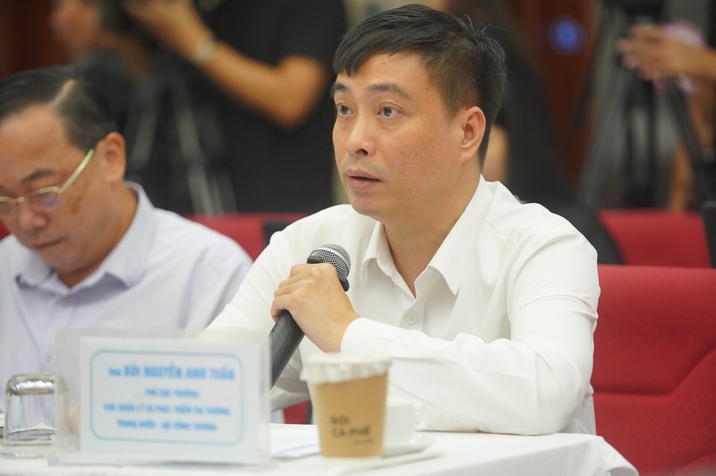 Ông Bùi Nguyễn Anh Tuấn - Phó Cục Quản lý và Phát triển thị trường trong nước, Oklavip khuyến mã hấp dẫn mỗi ngày chia sẻ tại tọa đàm.