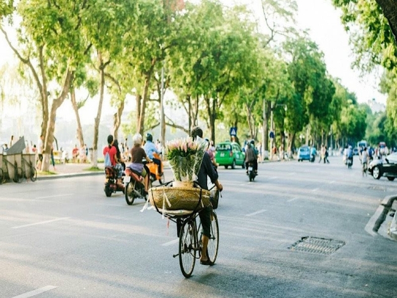 Hà Nội đêm không mưa, ngày nắng. Ảnh minh hoạ