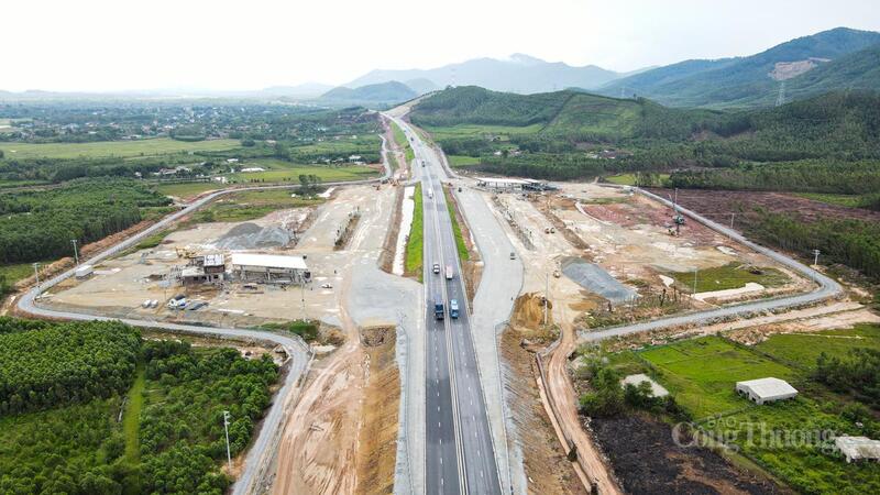 Toàn cảnh trạm dừng nghỉ trên cao tốc Bắc - Nam, đoạn qua Hà Tĩnh sắp đi vào hoạt động.