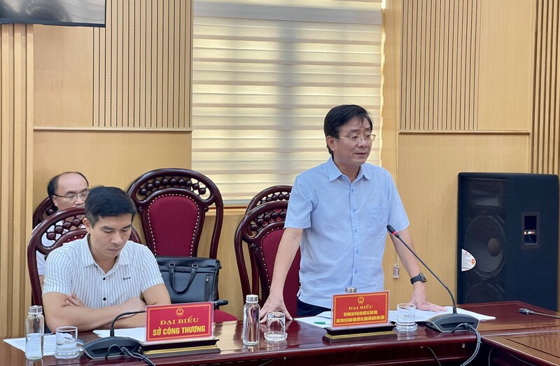 Ông Hoàng Trọng Hiếu - Phó chánh văn phòng Ban Chỉ đạo các dự án Oklavip game bài, casino, thể thao trọng điểm phát biểu