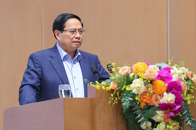 Thủ tướng nêu rõ phương châm hành động 24 từ: "Tăng tốc, bứt phá; chủ động, hiệu quả; kịp thời, đồng bộ; kết nối liên thông; thông tin an toàn; người dân hưởng thụ". Ảnh: VGP/Nhật Bắc