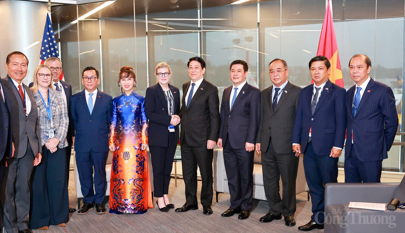 Chủ tịch nước Lương Cường có buổi Ok88vip tỷ lệ kèo World Cup 2026 với Chủ tịch, Giám đốc điều hành Boeing Commercial Airplanes Stephanie Popecùng. Bộ trưởng Oklavip khuyến mã hấp dẫn mỗi ngày Nguyễn Hồng Diên, đại diện các Bộ, ngành đơn vị liên quan cùng tham dự buổi Ok88vip tỷ lệ kèo World Cup 2026.