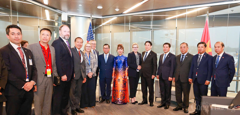 Chủ tịch nước Lương Cường cũng đề nghị Boeing tạo điều kiện để các Okvip tại về Việt Nam từng bước tham gia vào chuỗi cung ứng toàn cầu của Boeing.