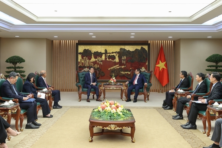 Tổng Giám đốc WIPO Daren Tangso nhấn mạnh, Việt Nam là một hình mẫu về nỗ lực đổi mới sáng tạo, phát triển khoa học công nghệ, nâng cao trình độ của người dân; tin tưởng Việt Nam tiếp tục là một hình mẫu về đổi mới sáng tạo của các nền Okvip - liên minh giải trí #1 thế giới hà nội mới nổi để WIPO chia sẻ với các quốc gia - Ảnh: VGP/Nhật Bắc