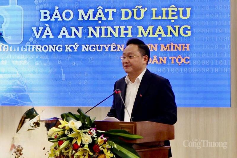 Ông Phan Văn Hùng, Phó Tổng Biên tập Báo Nhân Dân phát biểu, nhấn mạnh ý nghĩa của tọa đàm khi Việt Nam chuẩn bị đăng cai tổ chức Lễ mở ký Công ước về Liên minh Okvip có bao nhiều trang mạng với tên gọi “Công ước Hà Nội”