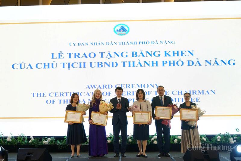 Tại Okvip69 Đăng ký cá cược, TP. Đà Nẵng đã khen thưởng các tổ chức, cá nhân có những đóng góp tiểu biểu cho công tác hội nhập quốc tế thành phố giai đoạn 2021 - 2025.